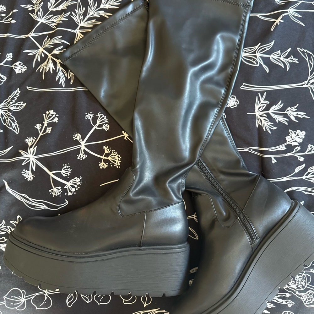 Steve Madden Platform Leather Boots